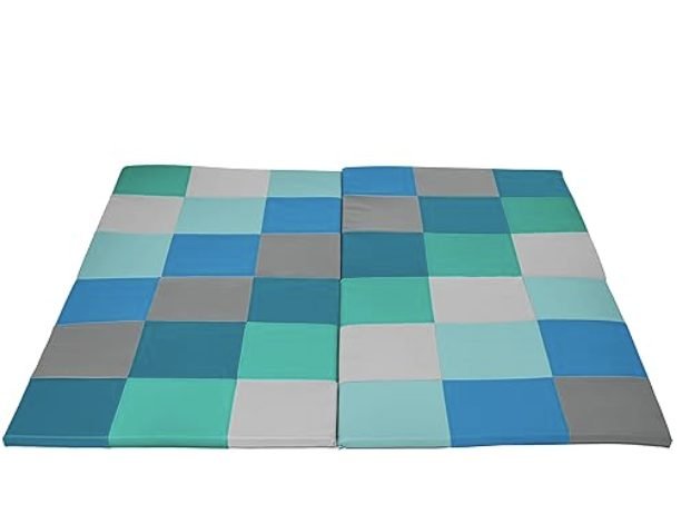 Folding play mat